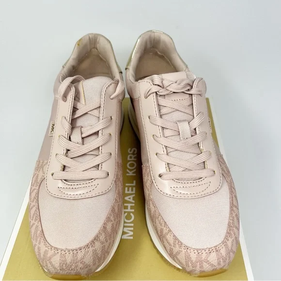 Michael Kors Monique Trainers
Size 7.5 - Picture 3 of 9